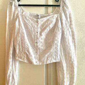 Blus - Blus från New Yorker. Superfint skick.