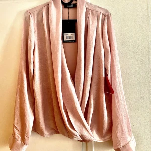 Rosa jättefin blus  - Oanvänd blus inköpt från chiquelle