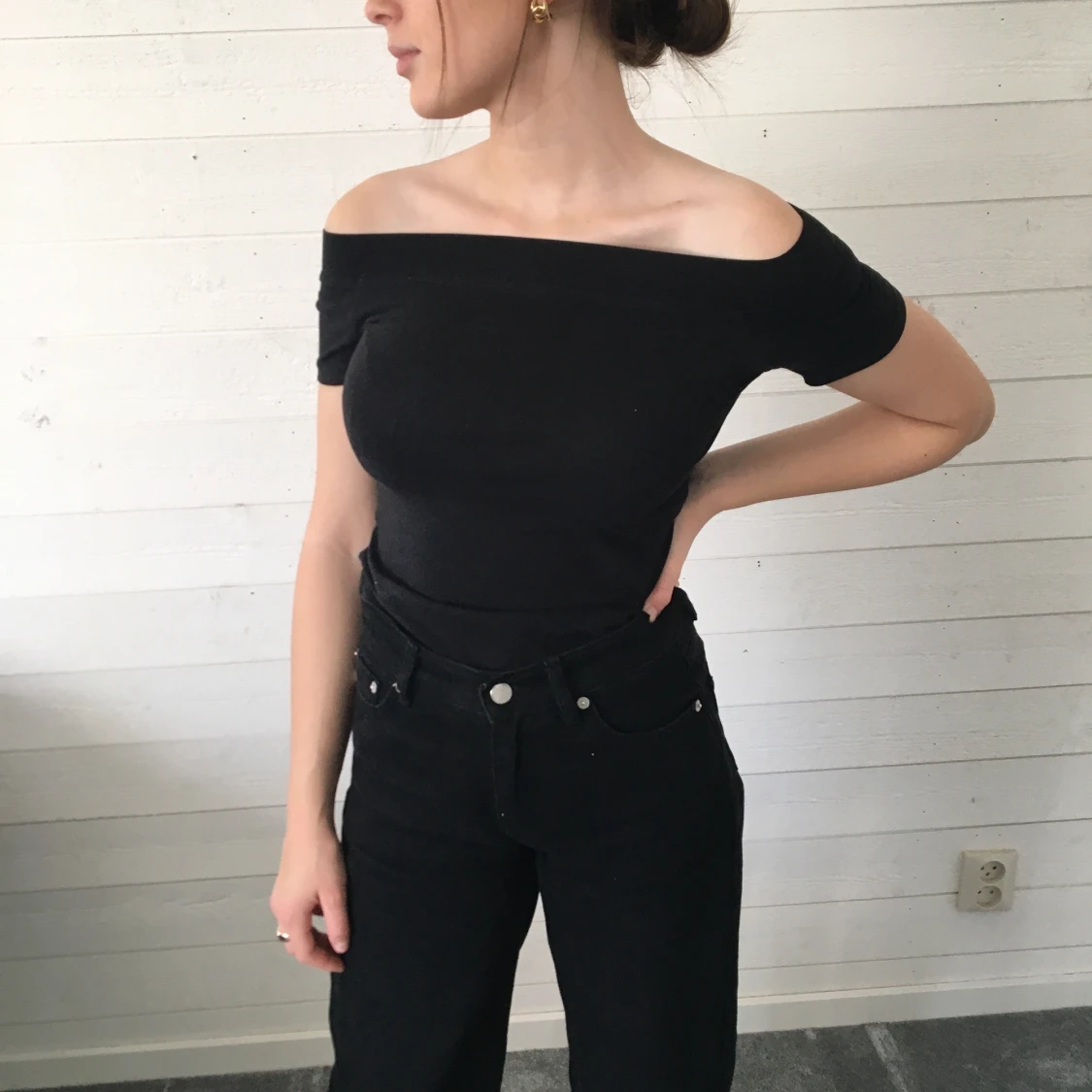 Svart offshoulder tröja storlek XS - 90