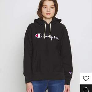 Svart champion reverse weave hoodie från zalando. Köp för 1150 kr. Storlek: xs. Normal i storleken - tjockt material och stor luva. Frakt ingår inte i priset