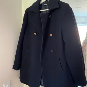 Kappa - Snygg höstkappa, slutsåld på ellos. Nypris 399;-💖