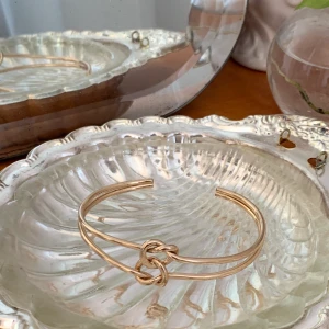 Atmband - Aldrig använd, superfin man kommer inte till användning☀️