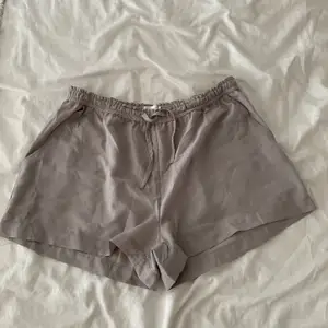 Gråa shorts med lite stretch💓 OBS!! ingen frakt ingår💓
