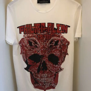 Philipp plein T-Shirt (Äkta)  - Philipp Plein T-Shirt (Äkta) Storlek M orginalpris -:8599