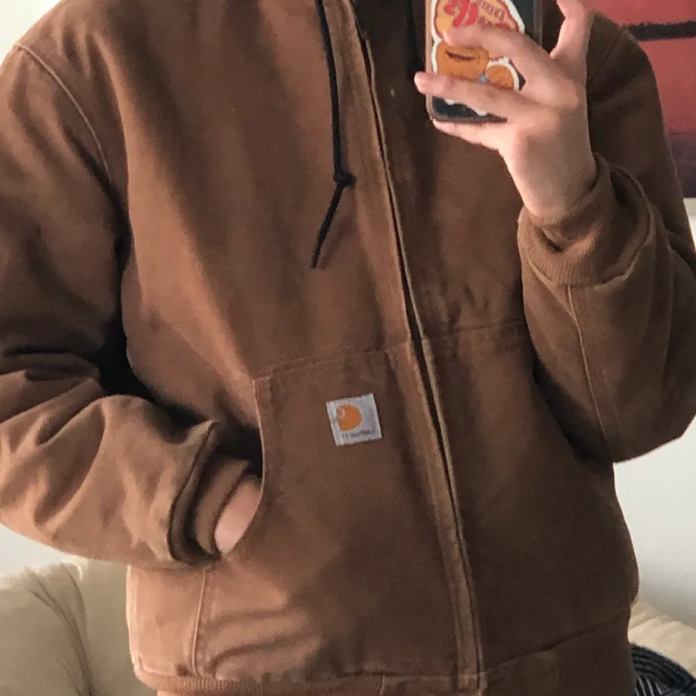 Carhartt jacka, storlek xs! Passar bra på mig 166cm lång. Jackor.