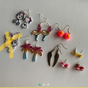 Blandade örhängen  - 9 st par blandade örhängen, säljer för 10 st elr alla för 65. ”Pluppar” får man såklart med om man vill!! 🦋frakt tillkommer !