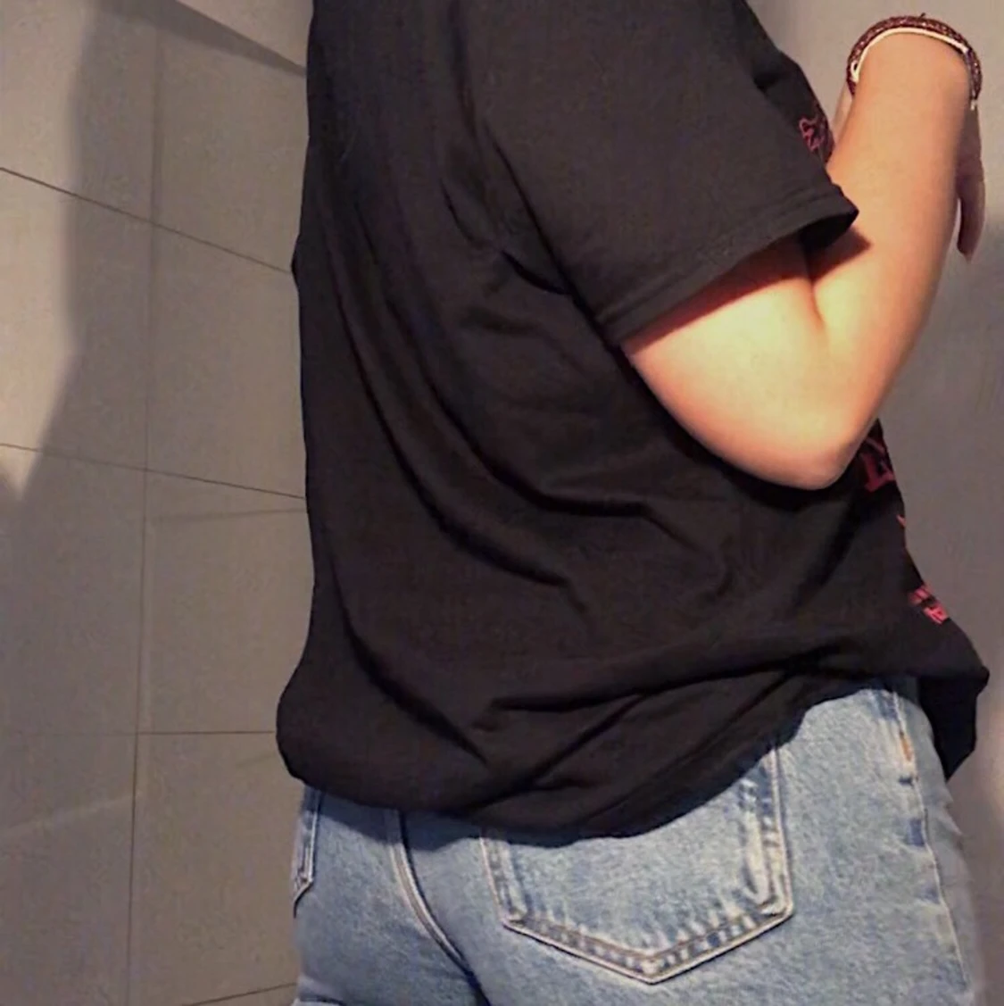 As ball t-shirt med en drake.  - 91