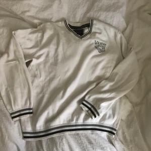 Esprit tjocktröja! - Supermysig tjocktröja perfekt till höst! Buda i kommentarerna om fler är intresserade 🥰