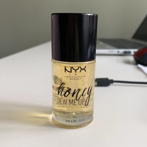 NYX honey primer  - Honey primer used only twice,  original price 199 kr 