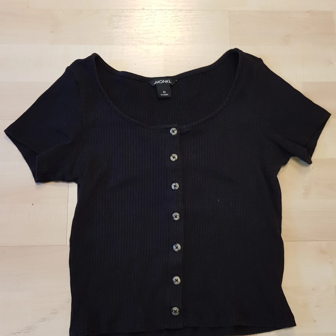 Monki button top