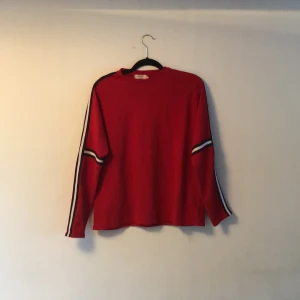 Tröja  - Långärmad tröja från skön copenhagen, använd 1 gång. Skickar gärna men köparen betalar frakten 