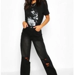 BOOHOO JEANS  - Snygga trendiga jeans med hål från boohoo! Helt slutsålda! Säljer då jag inte använder längre. Storlek 36 men passar även en 38 om man vill att det ska sitta lite tajtare upptill. Långa på mig som är 175 cm. Pris kan diskuteras! Skriv om ni vill ha flera bilder. 