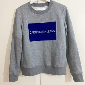 Säljer denna fina Calvin Klein tröjan. Knappt använd. Storlek M. Säljer för 150 kr. Den är såklart äkta. 