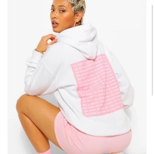 Be kind Hoodie - Jätte fin be kind hoodie som aldrig används på grund av för stor för mig, den har lappen kvar! Ordinarie pris 300.   Frakt 30 kr 