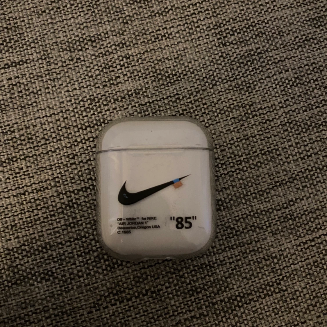 Off-White Airpods skal