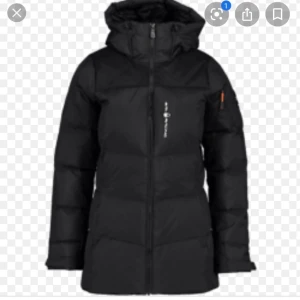 Vinterjacka dam - Jag säljer en sail racing jacka som är köpt från stadium för några månader sen. Jag säljer den på grund av att jag köpt en annan vinter jacka. Pris kan diskuteras och om du vill ha fler bilder på jackan så kan du höra av dig privat. Jackan är i storlek S för dam och köpt för 3499 kronor.