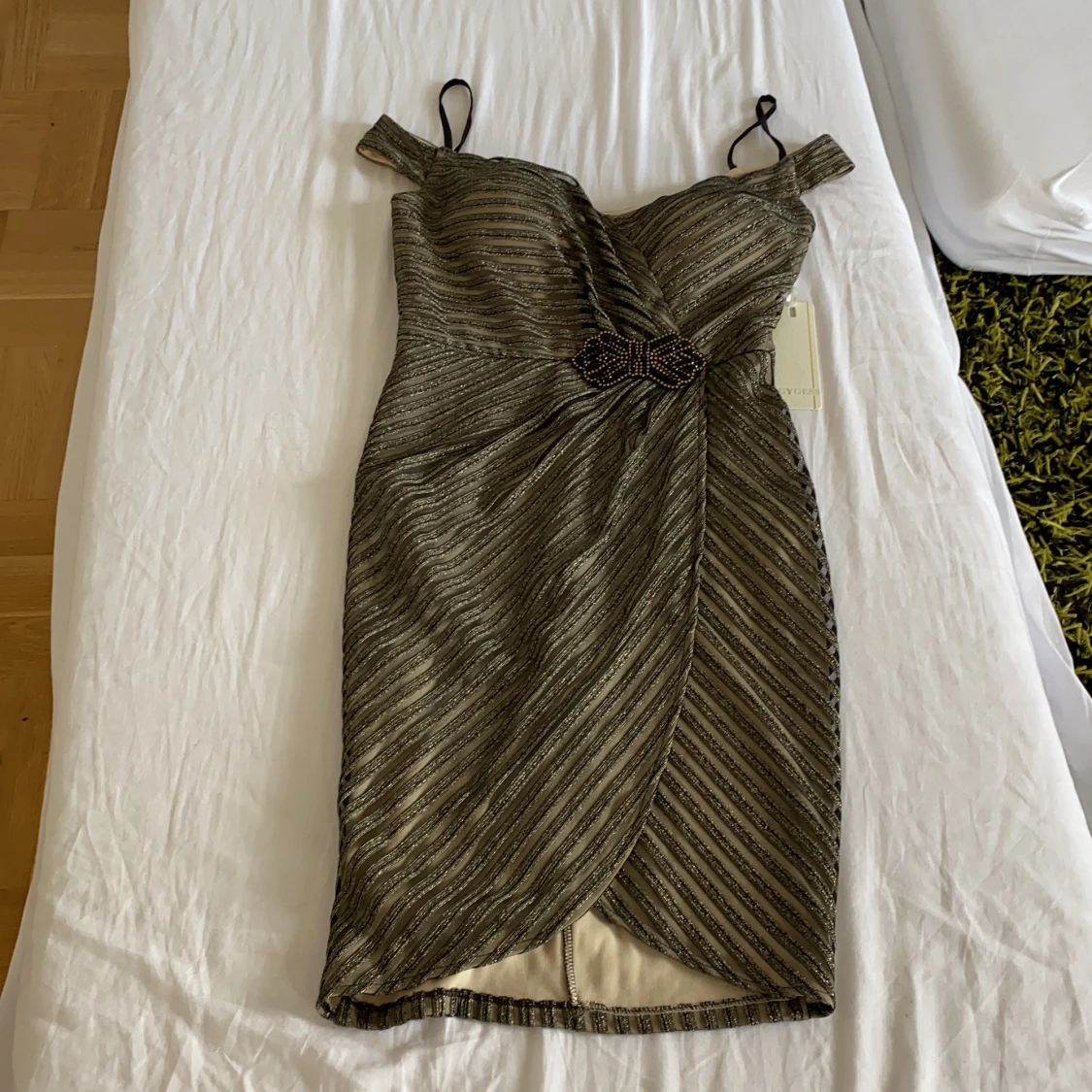 Fin klänning, Storlek 42, Helt ny, Aldrig använd!