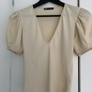 Gullig topp - Sitter super snyggt