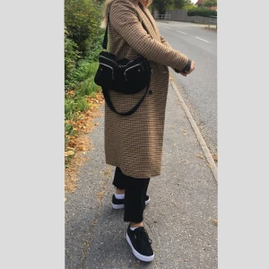 Kappa - Fin höstkappa från H&M. Köptes för 700/800kr ungefär, säljer för 150kr. Frakt tillkommer. 