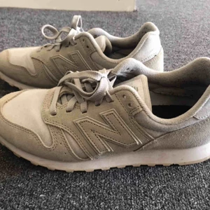 Mycket fina New Balance sneakers - New Balance WL373WTA, mycket bra skick, använda några gånger bara ⭐️ 