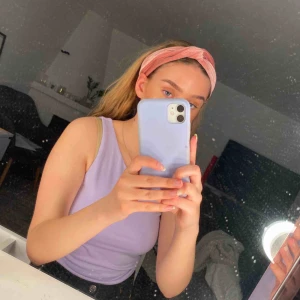  - Hårband i sammet!! Frakt på typ 20kr tillkommer