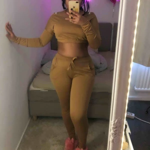  - Säljer denna set, använd 1 gång. Säljes pga att jag inte använder den längre. Ser ut som helt ny! 💓