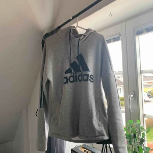  - Ungefär i år gammal bra passform mycket skön och i bra skick inte använd många gånger  