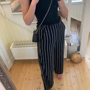Snygga kostymbyxor!  - Säljer ett par superfina byxor som endast har  använts ett fåtal gånger 💞💞