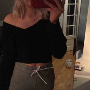  - Söt stickad topp från nakd, lite kort men superfin