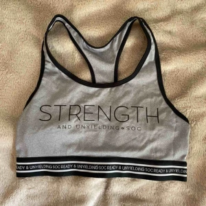  - Topp från SOC i strl S🐨☀️ I nyskick! Köparen står för 🚚.