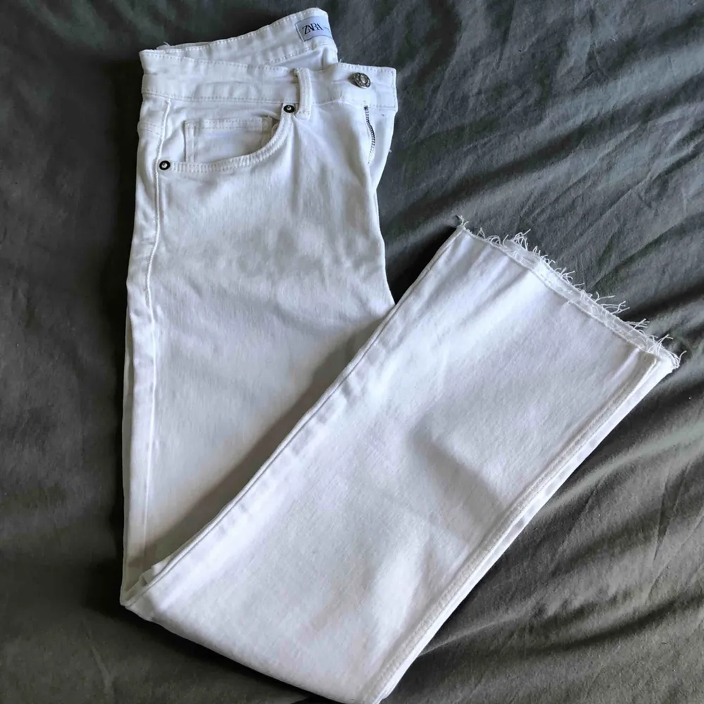 Snygga both cut jeans, aldrig använde då de är i fel storlek. Frakt tillkommer. Jeans & Byxor.