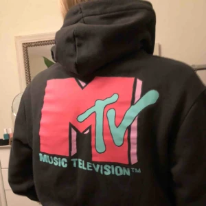  - Sjukt ball hoodie från H&M i väldigt bra skick❤️    - helt slutsåld