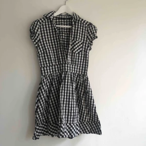  - OBS! Stor rensar hemma och säljer massor BILLIGT! Allt 3 för 2. Enkel/snabb affär prioriteras.