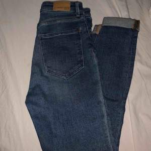 Jeans från Gina Tricot i modell Pamela. Använda en gång. Nypris: 399, säljer för 190 +frakt. 