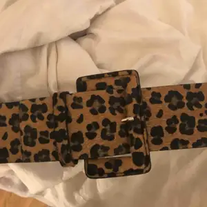 Leopard skärp från Gina tricot aldrig använt! 