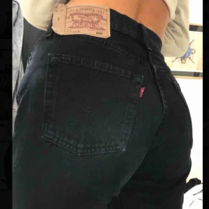  - Svarta Levis jeans i 501 modellen. Storlek W29 L34 Kan fraktas för 63kr eller mötas upp i Falun 😇 