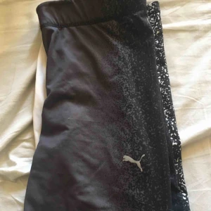  - Träningstights från Puma  Fint skick! Köparen står för frakten 