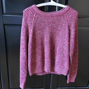  - Oversized stickad tröja stl L (mer som en M) från H&M 🌸 150 ink frakt 🌸