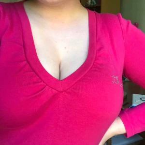  - Snygg urringad tröja från Isabell Kristensen!   Det står strl S men är mer som en M!✨ kan gå ner i pris vid snabb affär!