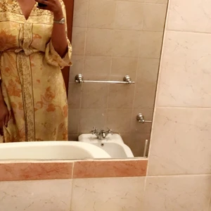 Kimono från hm - Säljer denna fina kimono från hm som också kan användas som en klänning i storlek S. Snygg till sommaren. 