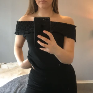 Ofshoulder  - Snygg tröja i strl M men sitter som S