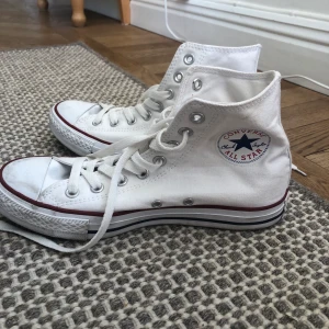 Converese  - Bara använda en gång, nypris 600