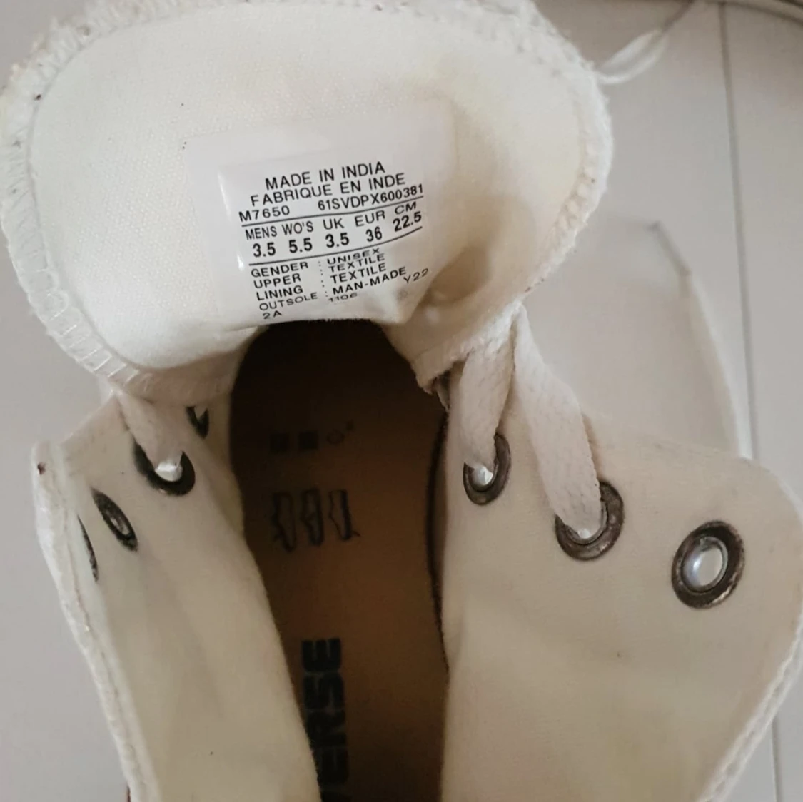 Vita Converse i storlek 36. - 91