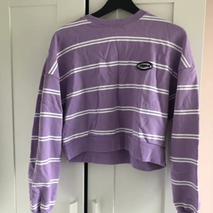 Junyard - Jätte fin collegetröja, bra skick men kommer ej till användning!