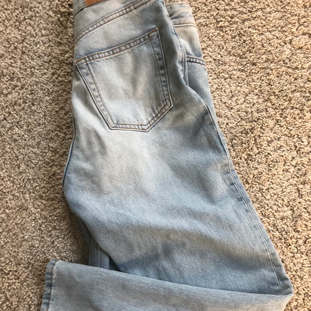 Ljusblå Taiki jeans storlek 25. Hann inte testa så köpte fel storlek. Använda en gång då ja insåg att de va fel storlek. Jeans & Byxor.
