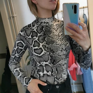 Långärmad crocotröja  - Bra skick!