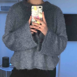  - Världens finaste och mysigaste stickade tröja från na-kd. 💙 endast använd några gånger så den är som ny! Frakt tillkommer ⚡️