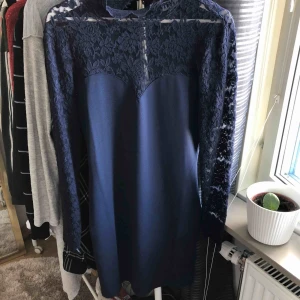  - Superfin klänning från bubbleroom, endast testad, nyskick!!