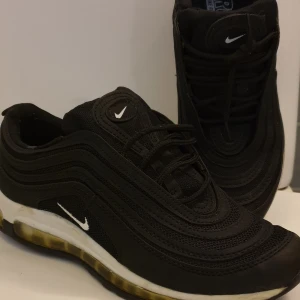 Nike Air max - Nike Air max storlek 38 bara använt några gånger så i mycket bra skick