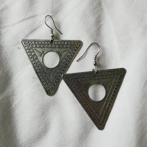 Bohemiska örhängen  - Silvriga örhängen, knappt använda. Frakten inkluderas i priset! 🌹